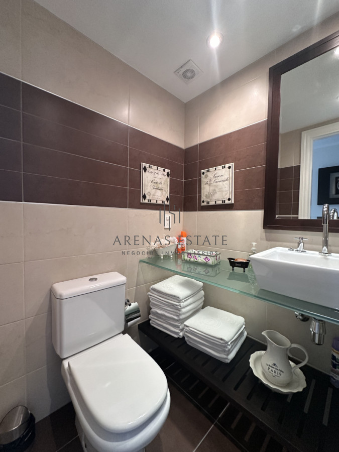 Apartamento ID.3540 - Vende apartamento esquinero de 3 dormitorios en Imperiale, Punta del Este