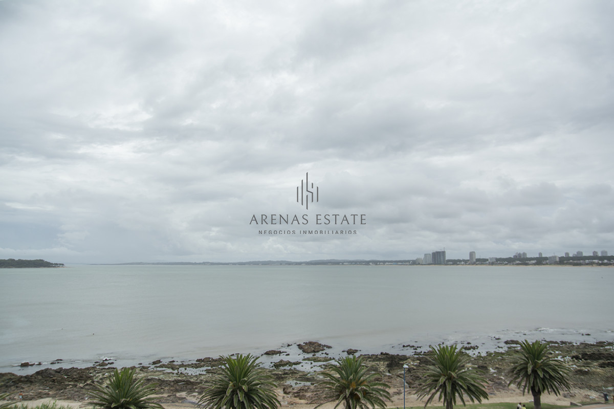 Apartamento ID.2984 - Departamentos en venta de 3 dormitorios Frente al Puerto , Punta del este 