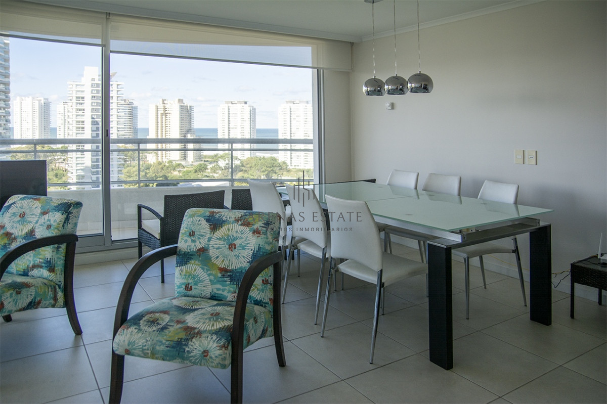 Apartamento ID.2370 - Apartamento de 3 dormitorios en Venta en Ocean Drive , Punta del este , Playa Brava 