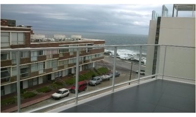 Apartamento de 2 dormitorios en La Península, Punta del Este