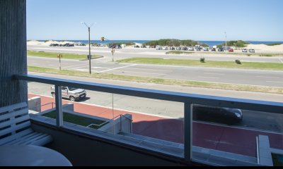 Departamento de 1 dormitorio en venta, frente al mar. Torre del Plata