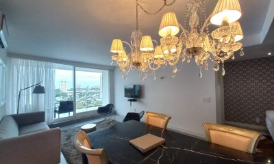 En torre con estilo unico, a pasos de Punta Shoping 1 dormitorio y medio en venta. Torre Yoo
