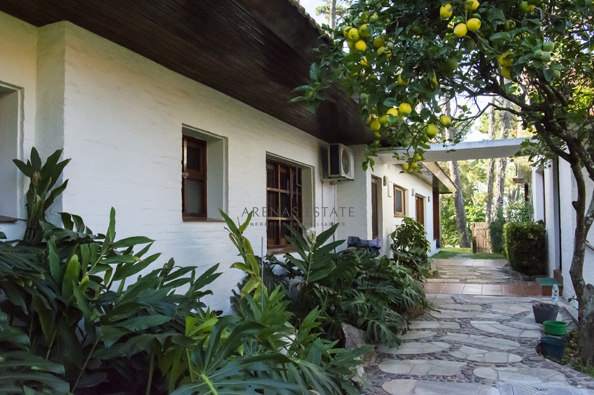 Casa ID.2844 - Casa en venta de 5 dormitorios en San Rafael , Punta del este 