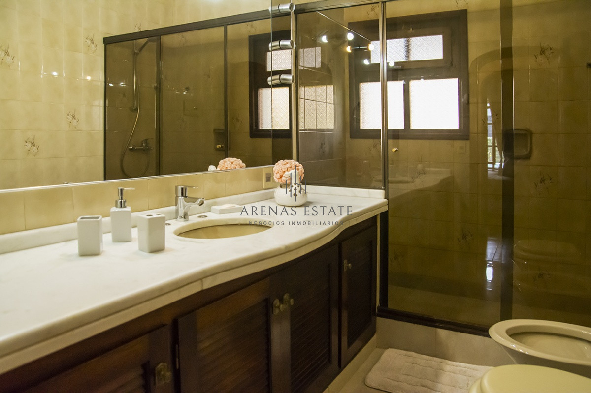 Casa ID.2844 - Casa en venta de 5 dormitorios en San Rafael , Punta del este 