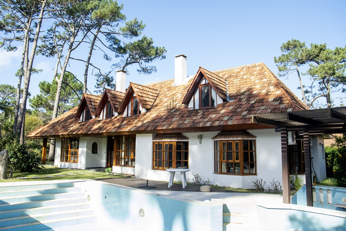 Casa ID.2844 - Casa en venta de 5 dormitorios en San Rafael , Punta del este 