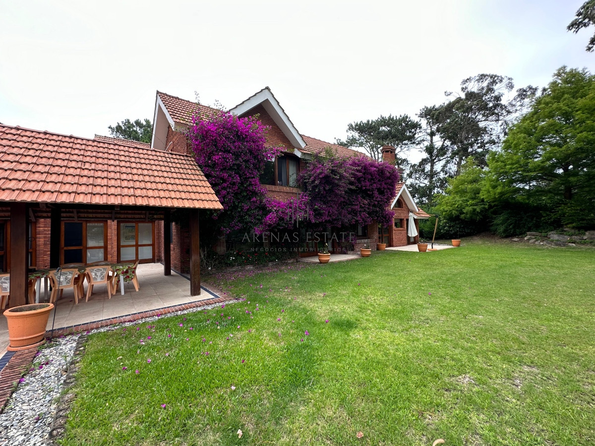 Casa ID.2387 - Propiedad exclusiva ubicada en Golf, Punta del este 