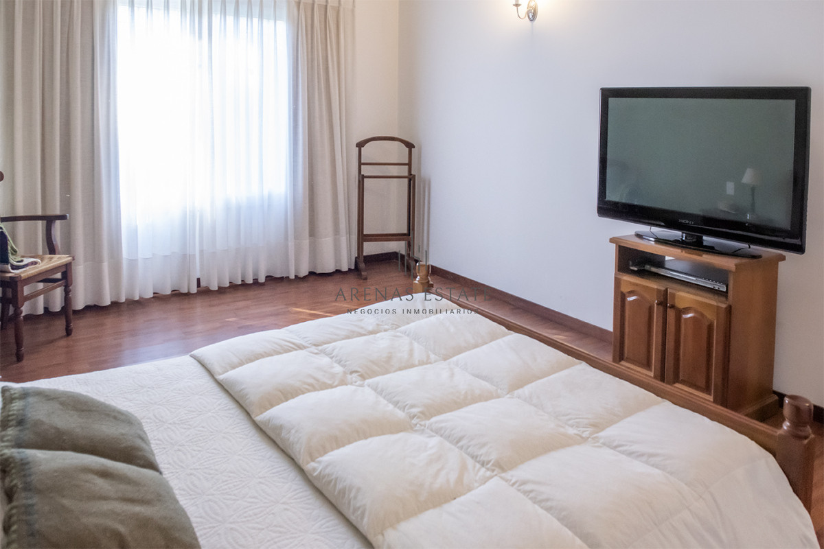 Casa ID.3957 - Vende casa en Playa Mansa, Punta del Este