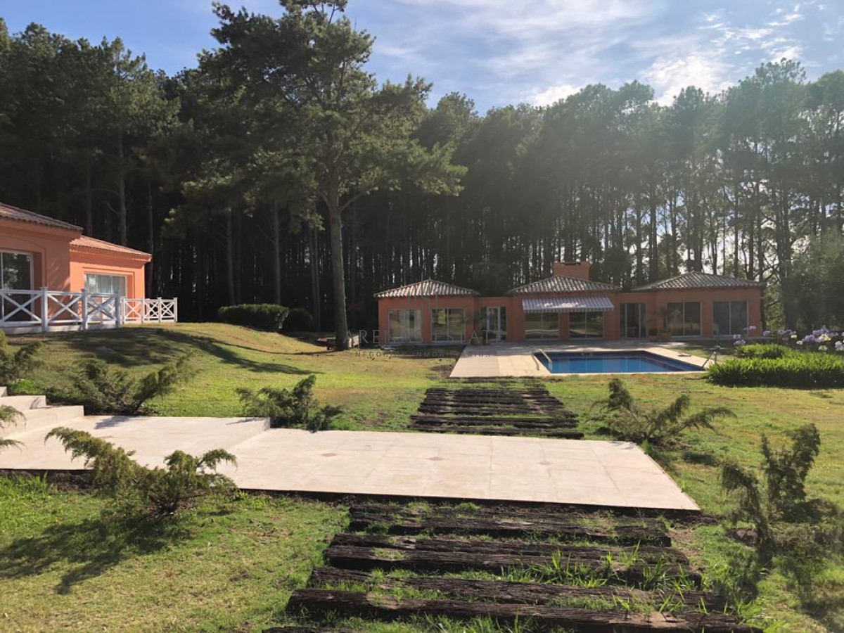 Casa ID.4008 - CASA CON ESTILO Y DISEÑO