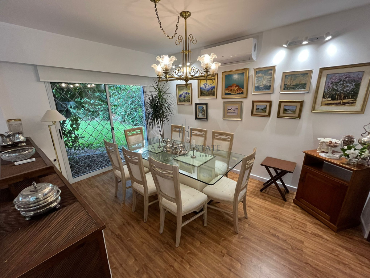 Casa ID.3951 - Hermosa Casa en venta de 4 dormitorios en Cantegril, Punta del este. 