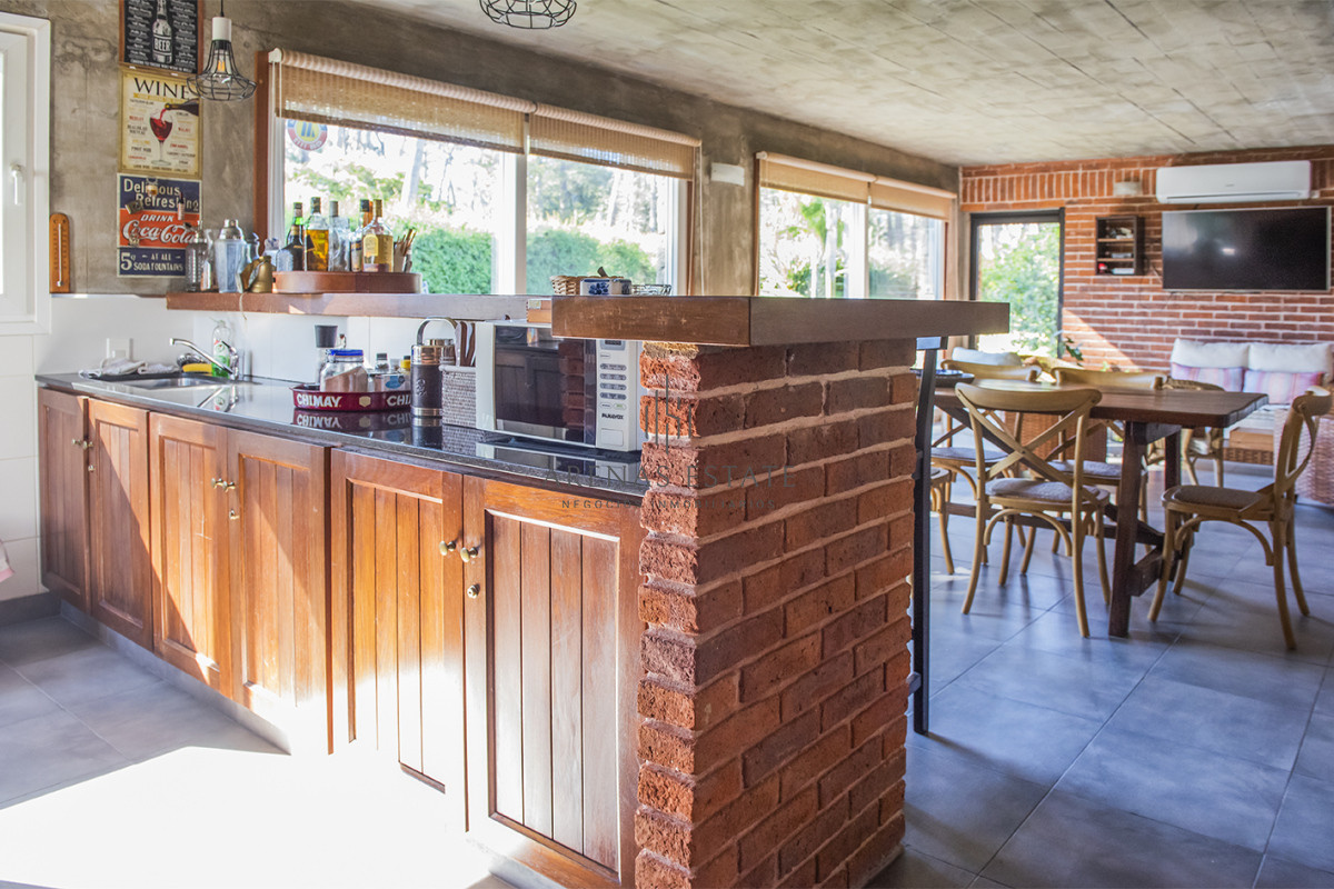 Casa ID.3957 - Vende casa en Playa Mansa, Punta del Este