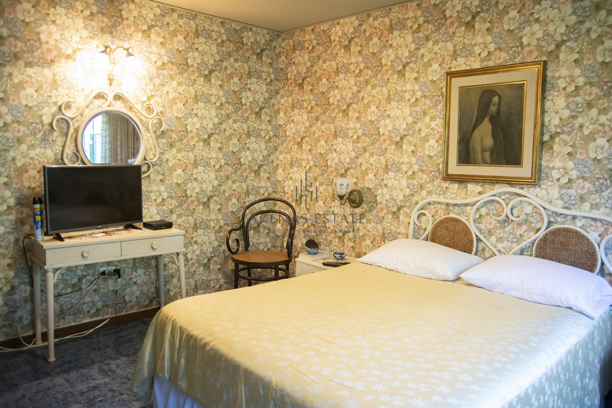 Casa ID.2418 - Hermosa casa en venta a pocos metros del mar.