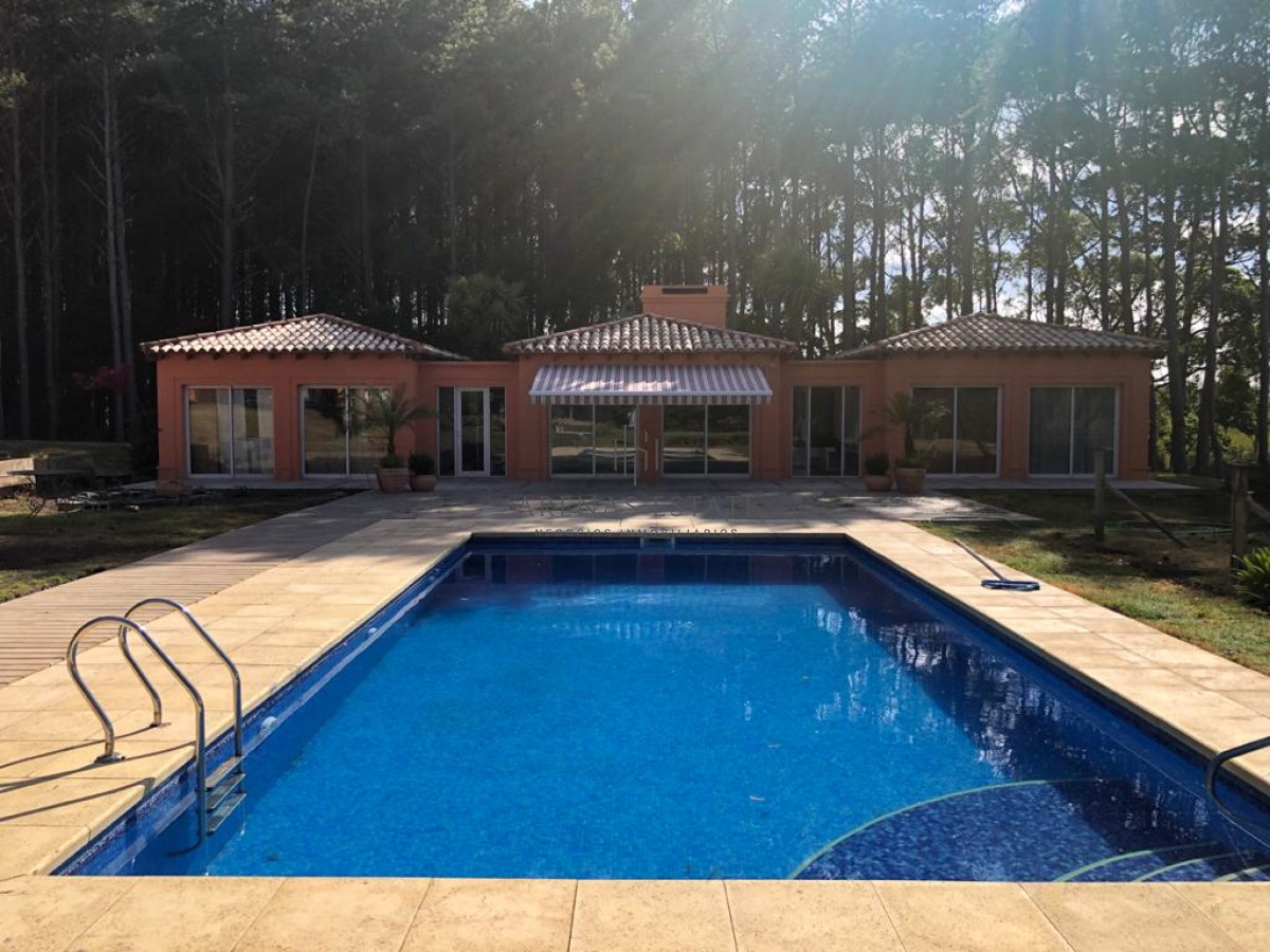Casa ID.4008 - CASA CON ESTILO Y DISEÑO