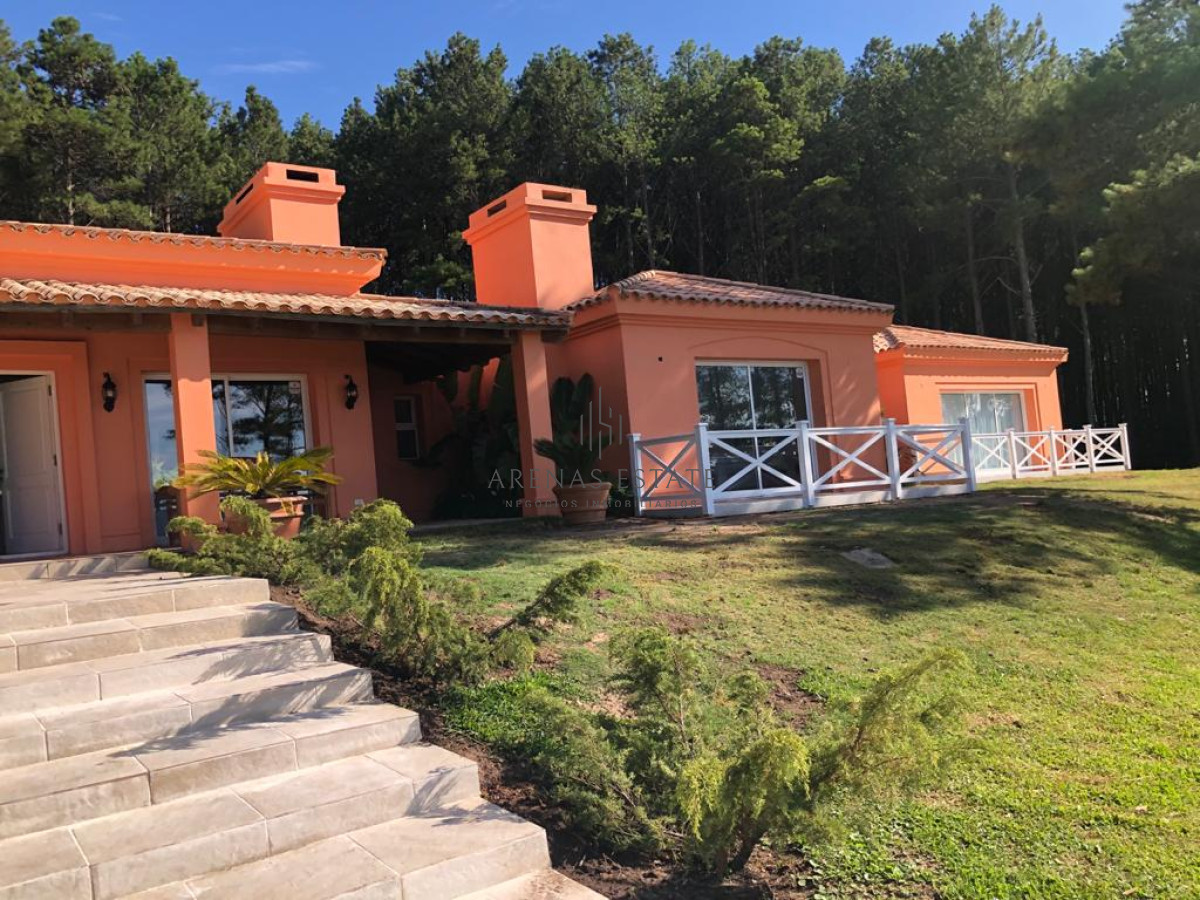 Casa ID.4008 - CASA CON ESTILO Y DISEÑO