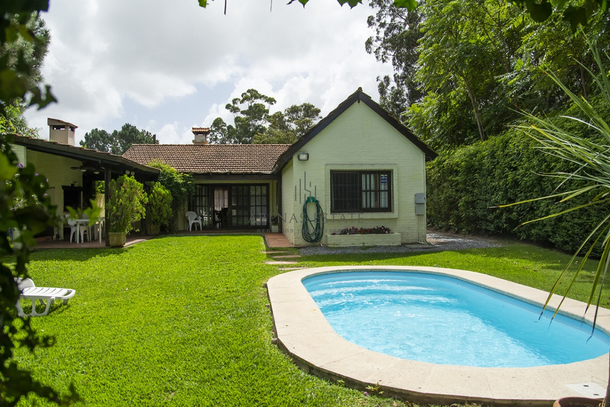 Casa ID.2841 - Casa en Venta de 3 dormitorios en Cantegril , Punta del este , Maldonado 