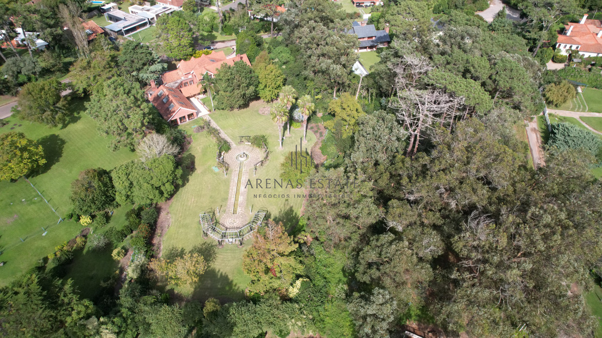 Casa ID.2387 - Propiedad exclusiva ubicada en Golf, Punta del este 