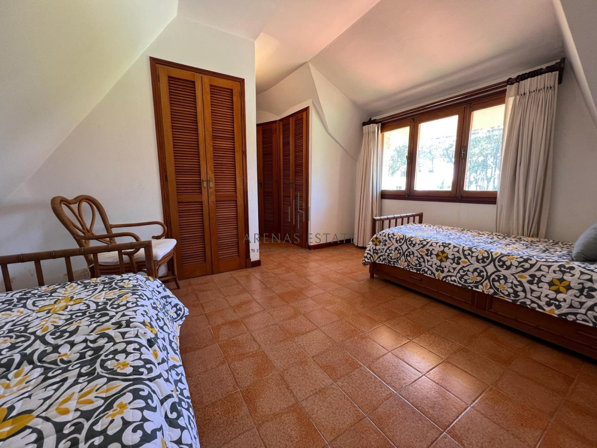 Casa ID.3260 - Vende casa de 3 dormitorios en Playa Brava, Punta del Este