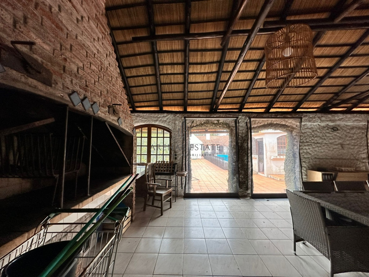 Casa ID.2954 - Vende casa de 4 dormitorios con piscina y gran parque en Golf, Punta del Este