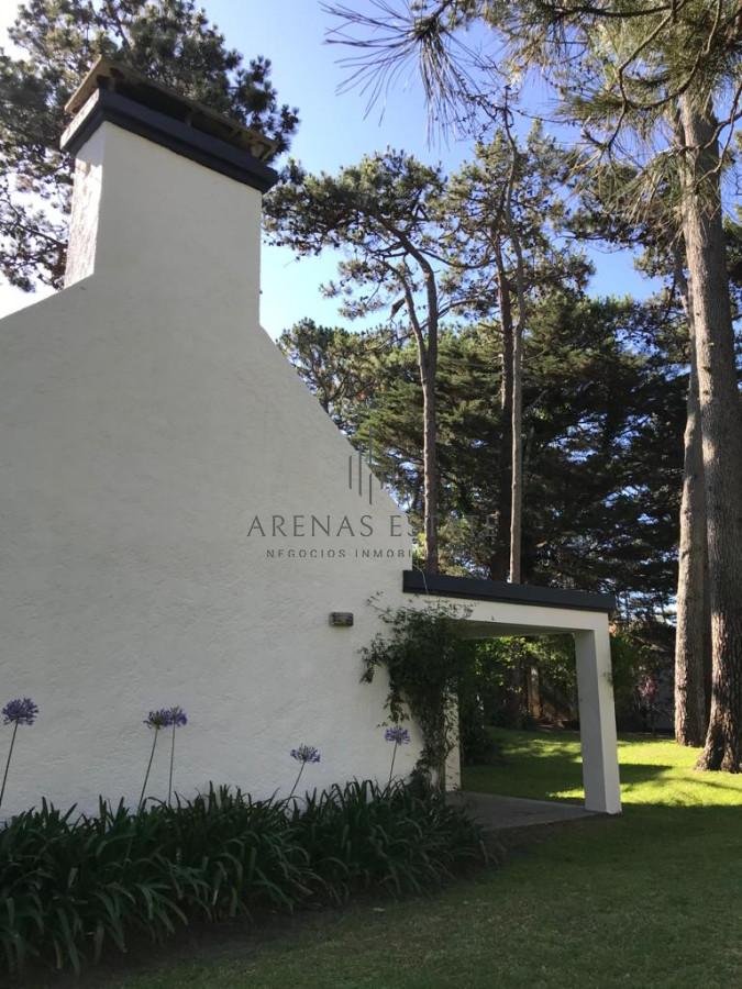 Casa ID.2839 - Casa en Venta de 3 dormitorios en Aidy Grill , Punta del este 