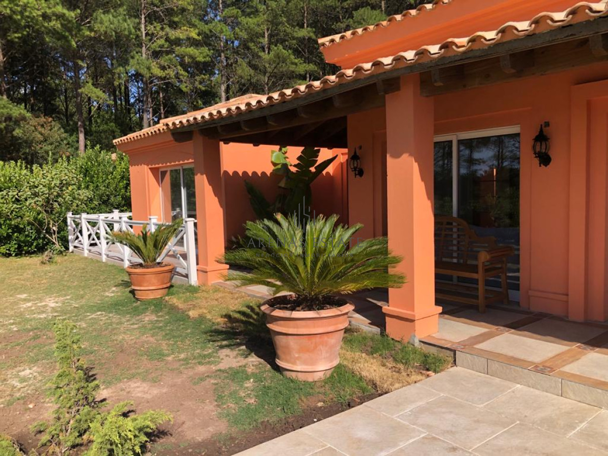 Casa ID.4008 - CASA CON ESTILO Y DISEÑO