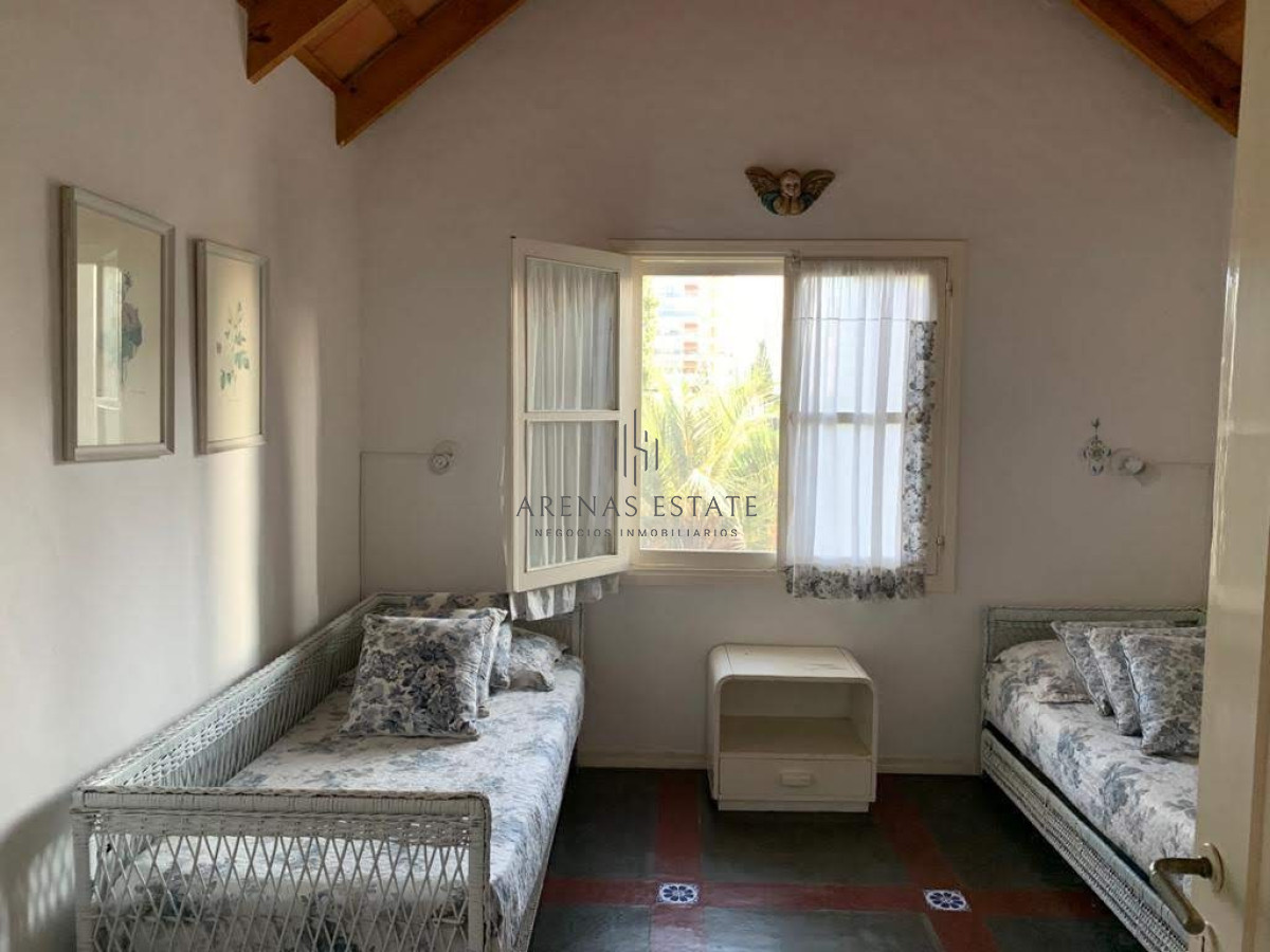 Casa ID.2839 - Casa en Venta de 3 dormitorios en Aidy Grill , Punta del este 