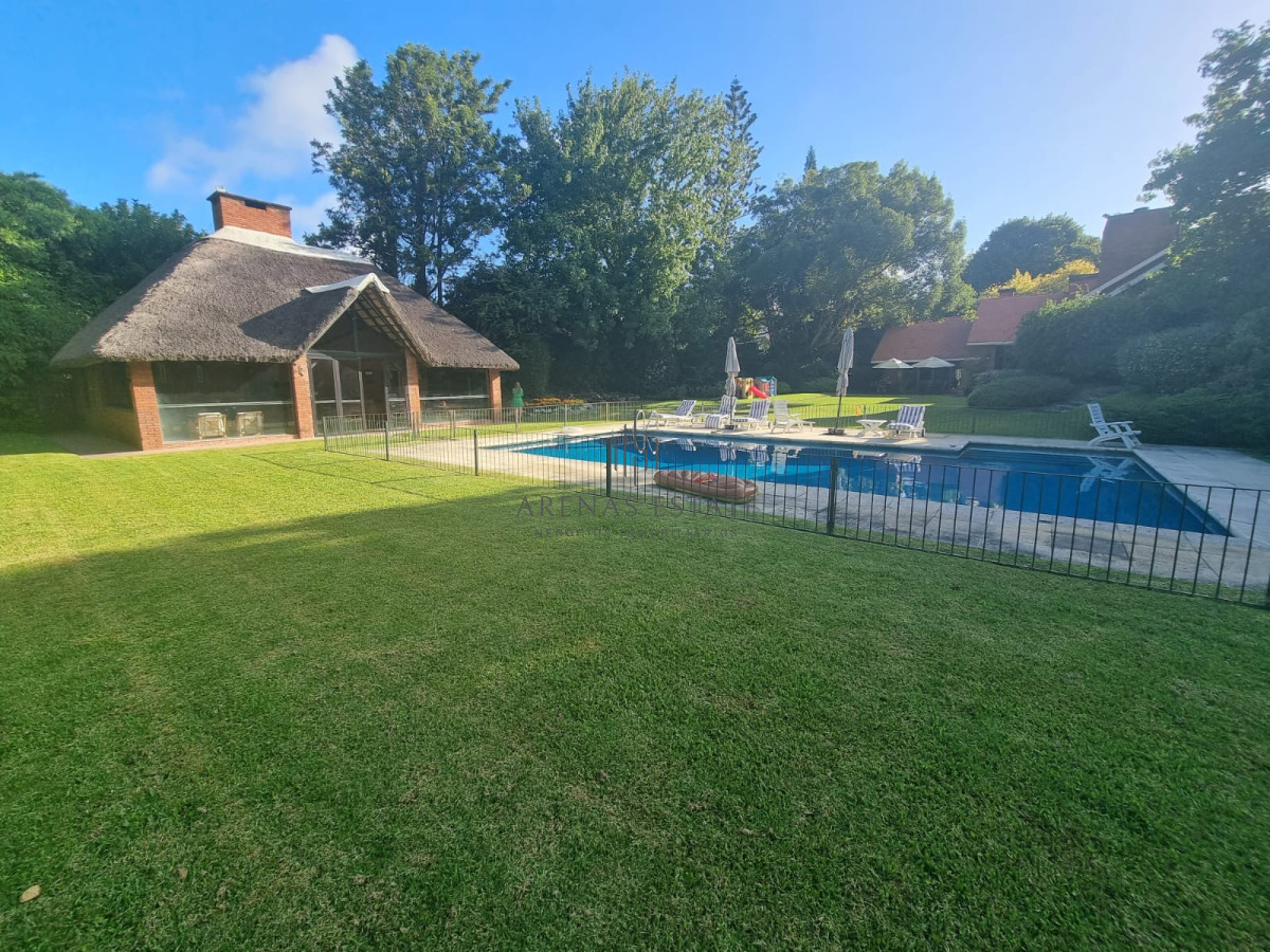 Casa ID.2872 - Espectacular chalet de gran tamaño, zona del Golf.