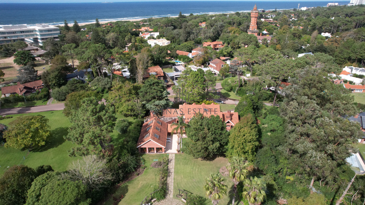 Casa ID.2387 - Propiedad exclusiva ubicada en Golf, Punta del este 