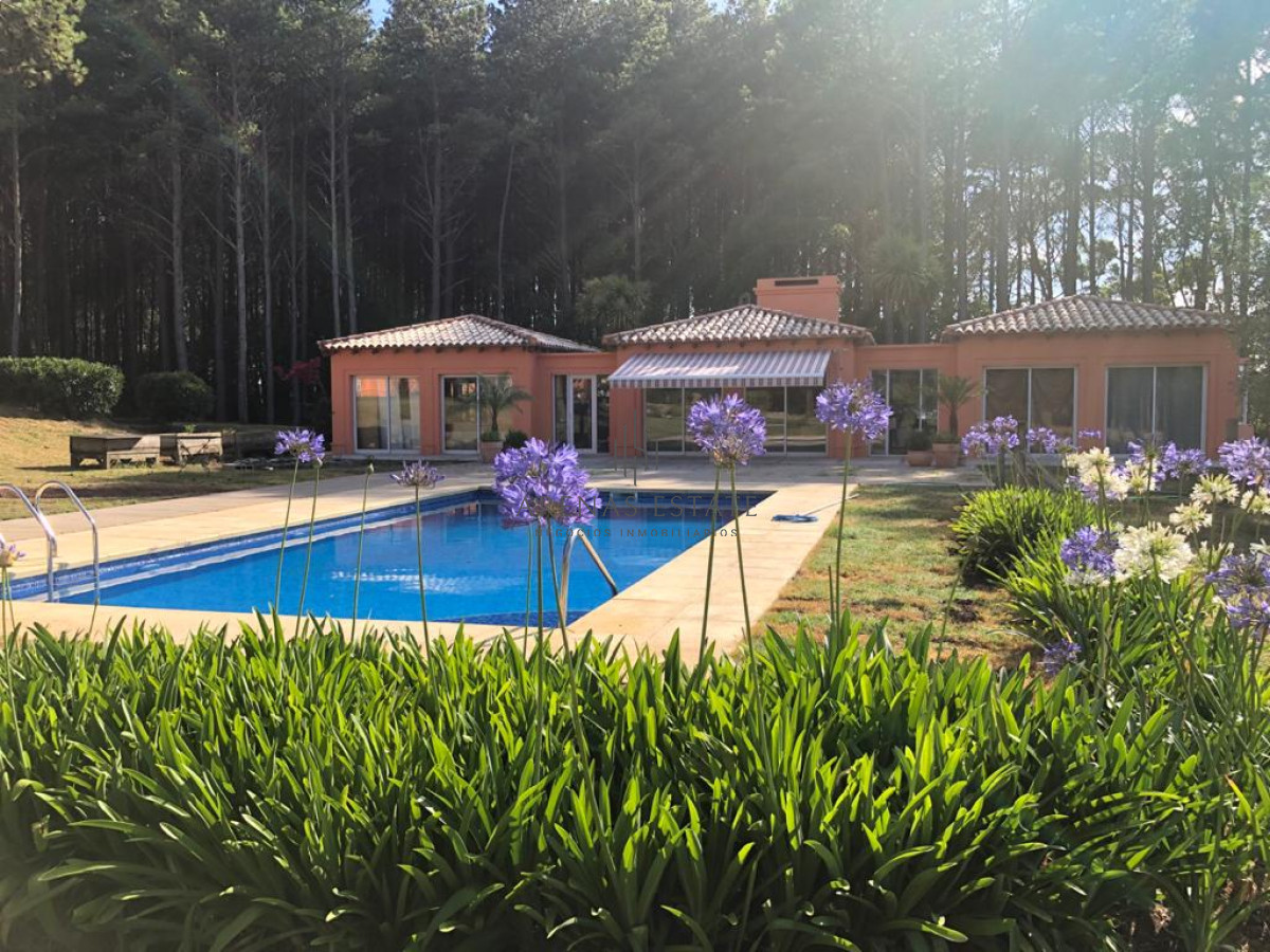 Casa ID.4008 - CASA CON ESTILO Y DISEÑO