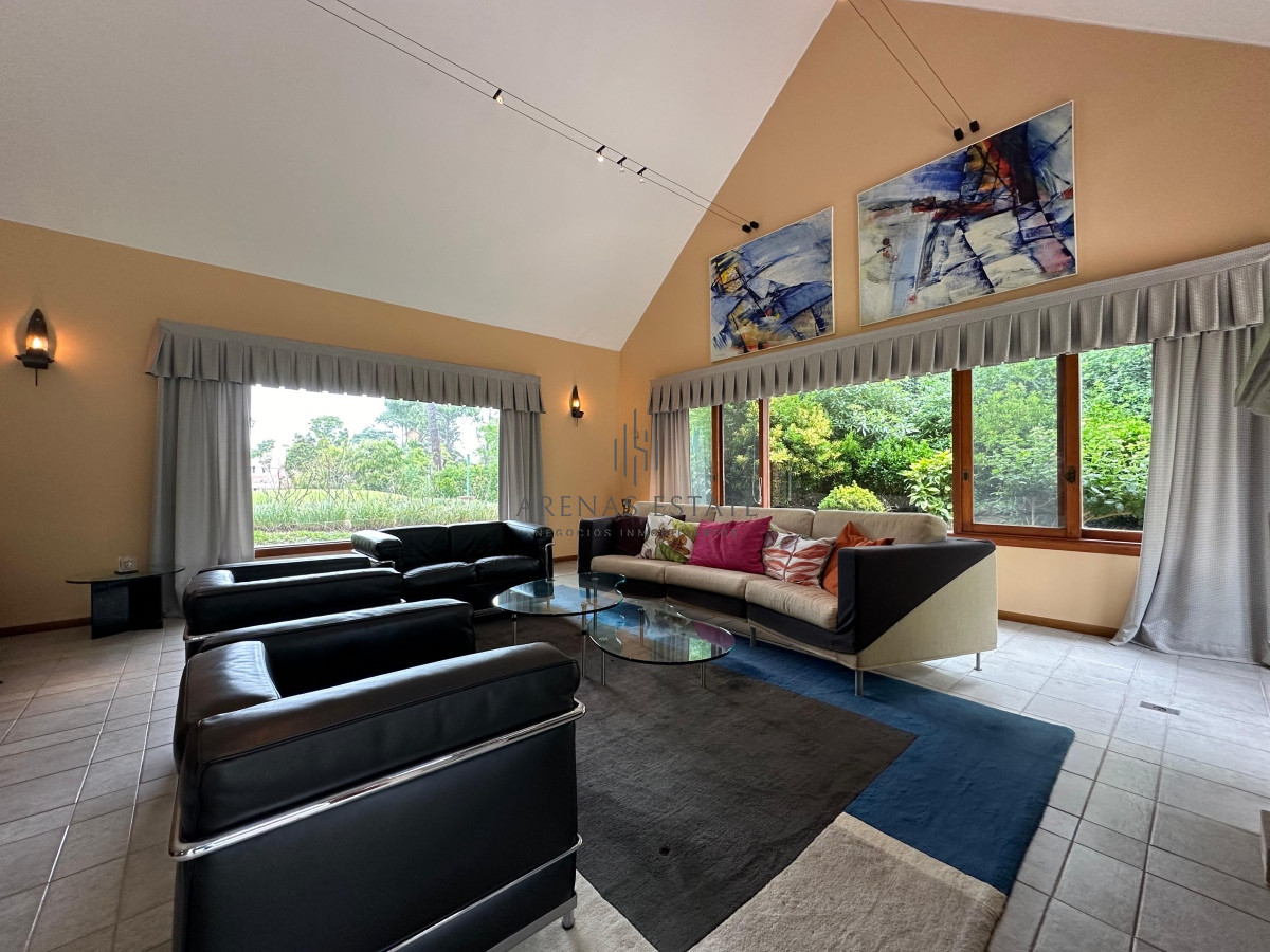 Casa ID.2387 - Propiedad exclusiva ubicada en Golf, Punta del este 