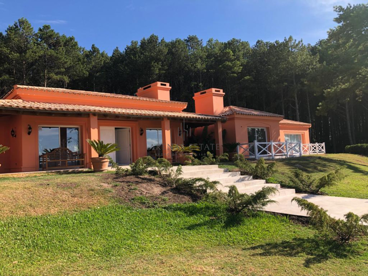 Casa ID.4008 - CASA CON ESTILO Y DISEÑO