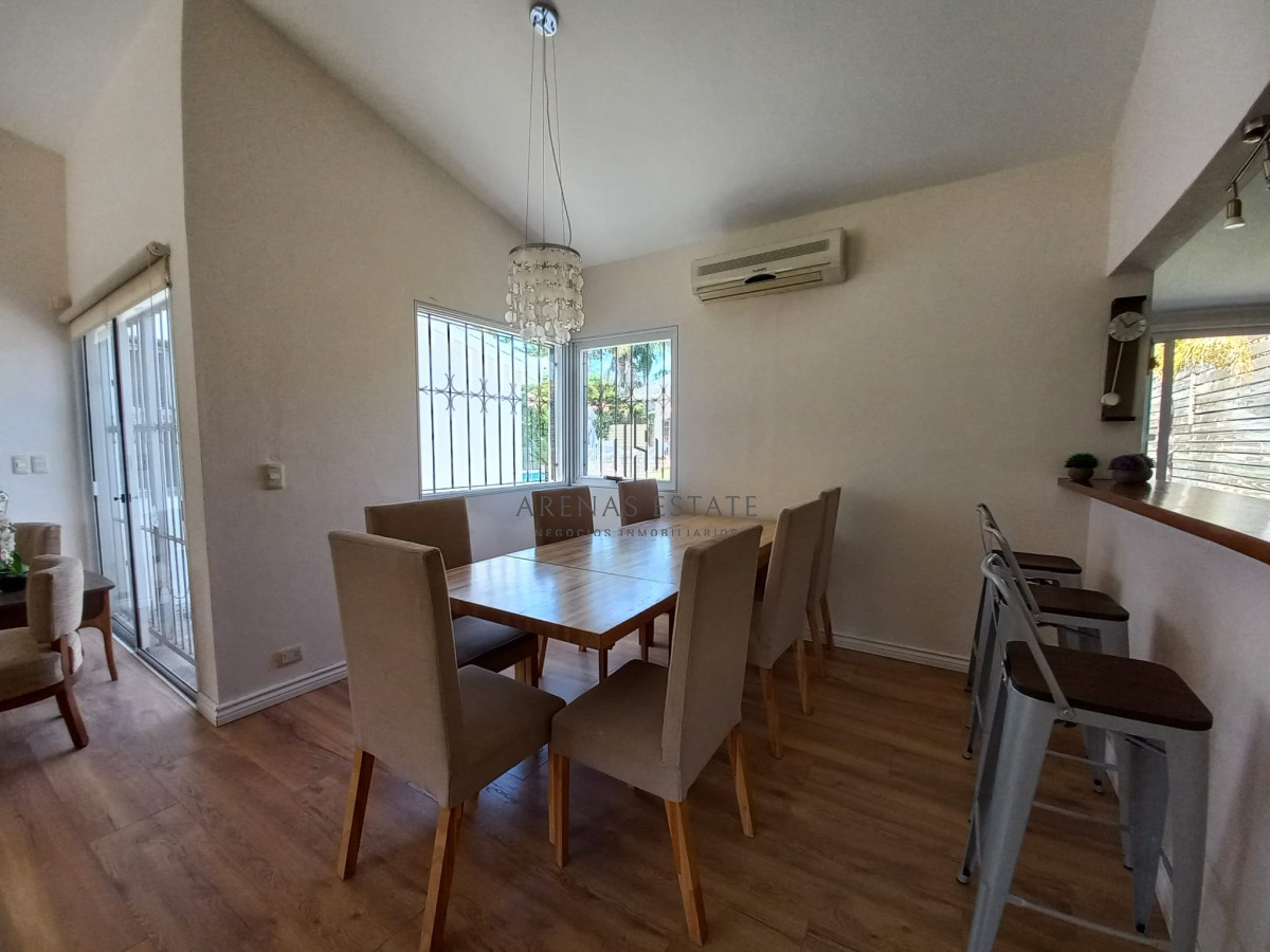 Casa ID.2436 - Vende casa de 3 dormitorios totalmente reformada. Con piscina climatizada. Cerca de colegios, Punta del Este 