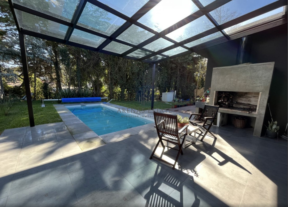Casa ID.2909 - Vende casa en espectacular estado, Punta del Este 