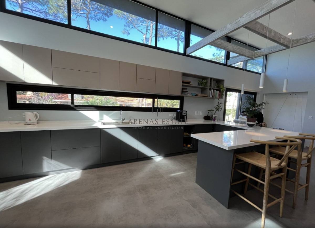 Casa ID.2909 - Vende casa en espectacular estado, Punta del Este 