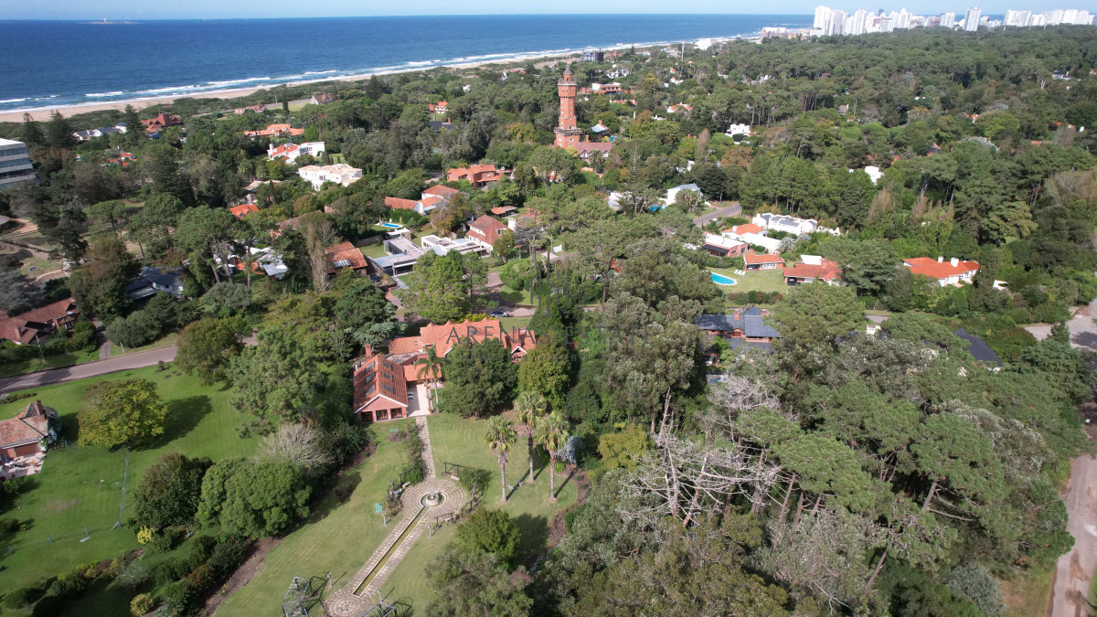 Casa ID.2387 - Propiedad exclusiva ubicada en Golf, Punta del este 