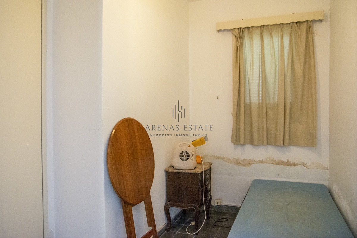 Casa ID.2421 - VENDE CASA DE 3 DORMITORIOS EN PLAYA MANSA, CON AMPLIO TERRENO EN PUNTA DEL ESTE