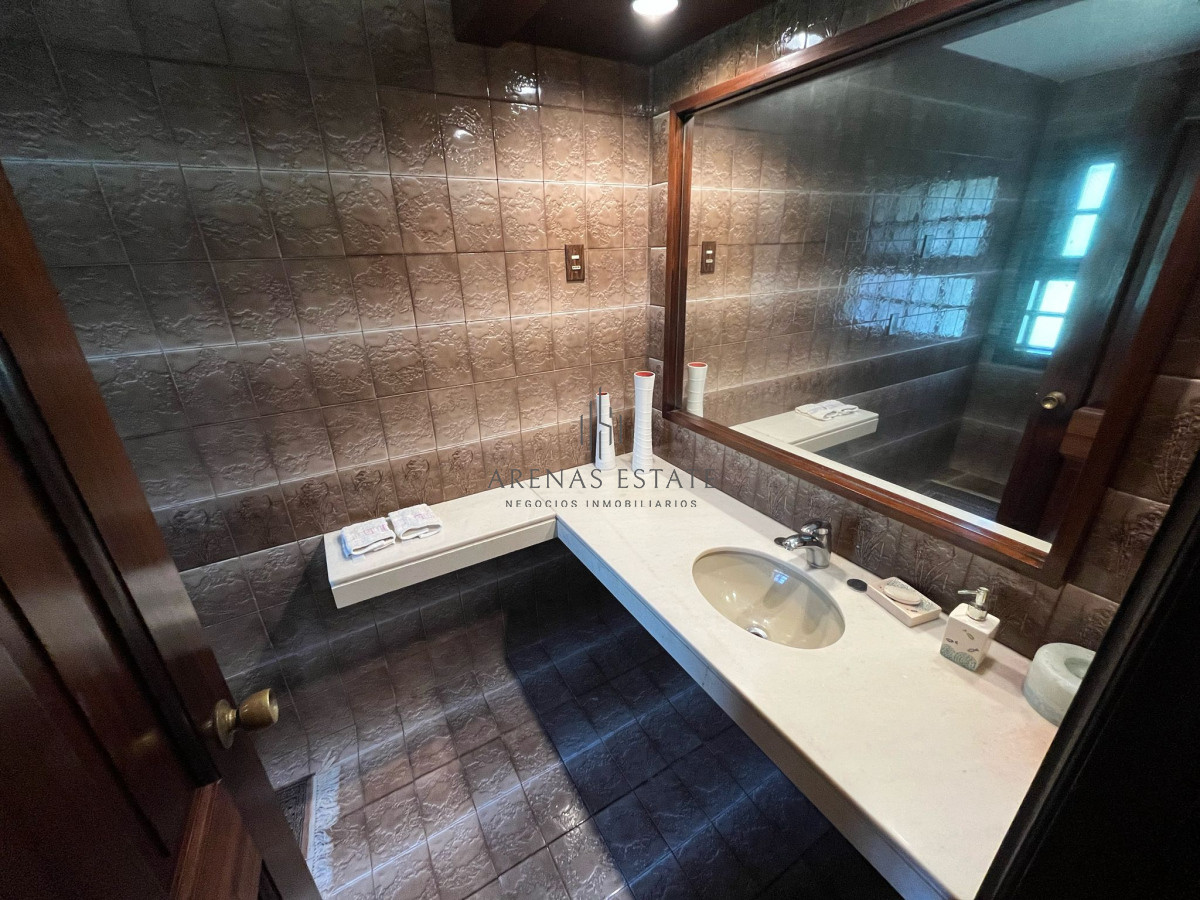 Casa ID.3955 - Hermosa mansión en Golf de 6 dormitorios , Punta del Este