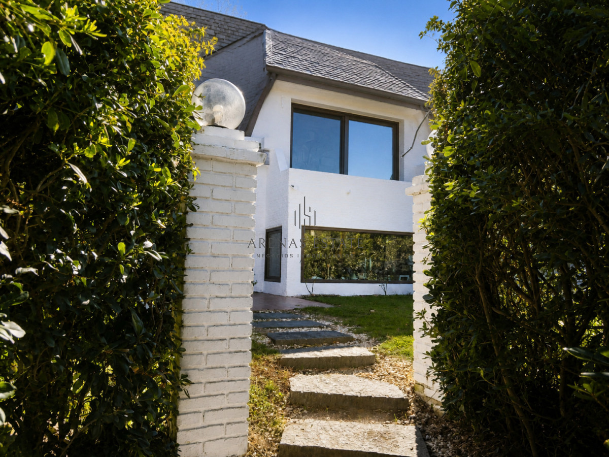 Casa ID.4632 - En venta casa de 3 dormitorios en Maldonado