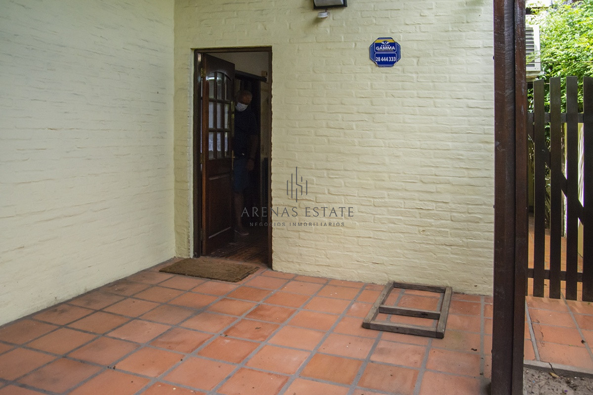 Casa ID.2841 - Casa en Venta de 3 dormitorios en Cantegril , Punta del este , Maldonado 