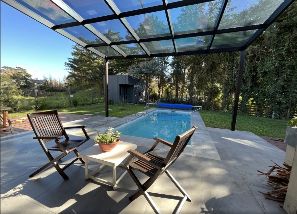 Casa ID.2909 - Vende casa en espectacular estado, Punta del Este 