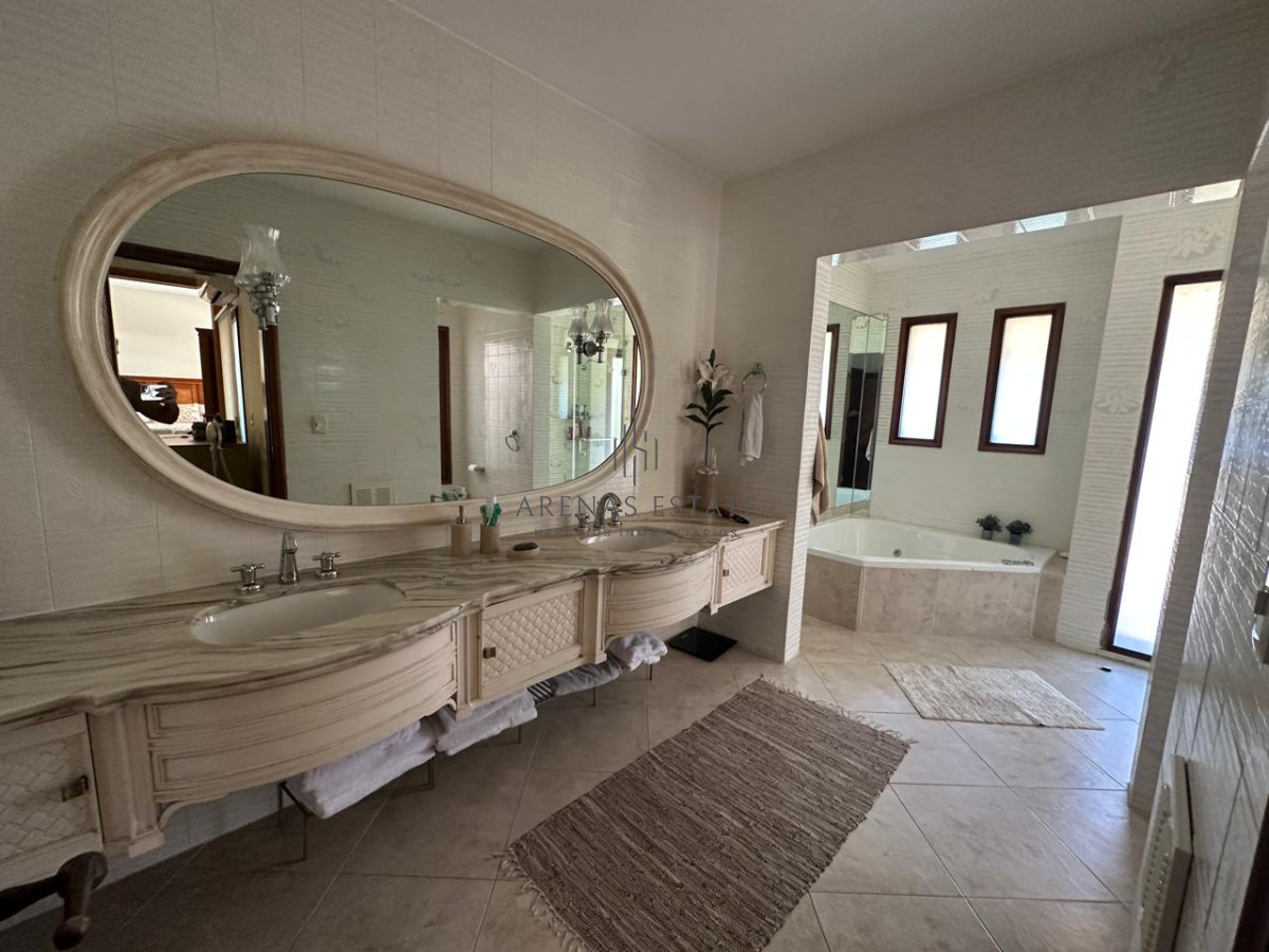 Casa ID.2868 - Hermosa casa en venta en Punta del Este