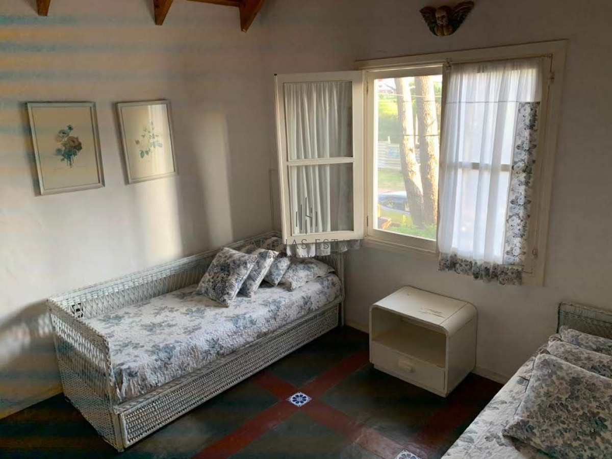 Casa ID.2839 - Casa en Venta de 3 dormitorios en Aidy Grill , Punta del este 