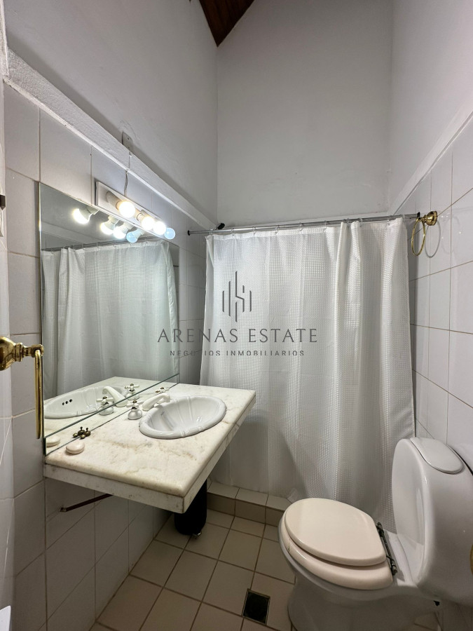 Casa ID.2954 - Vende casa de 4 dormitorios con piscina y gran parque en Golf, Punta del Este