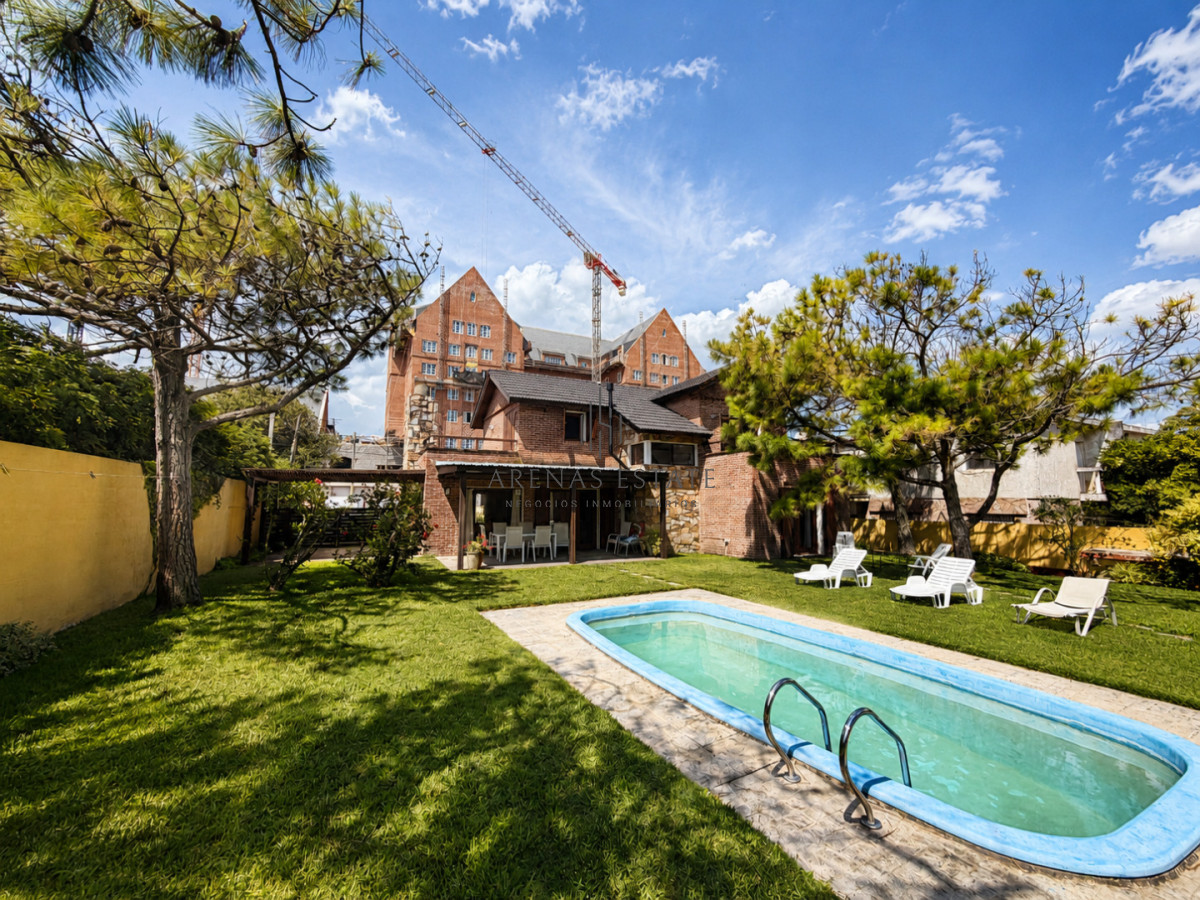 Casa ID.4193 - Vende hermosa casa en san rafael , cerca del mar, Punta del Este