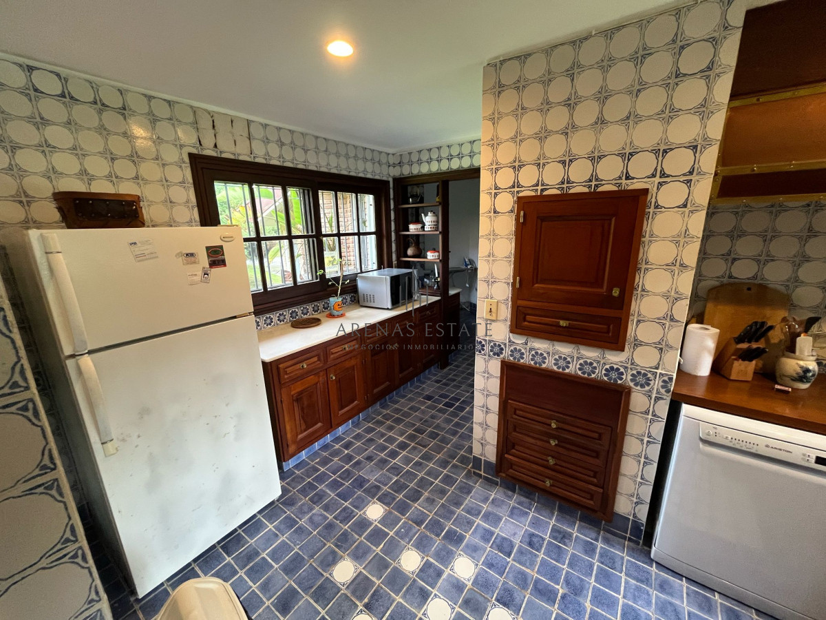 Casa ID.3955 - Hermosa mansión en Golf de 6 dormitorios , Punta del Este