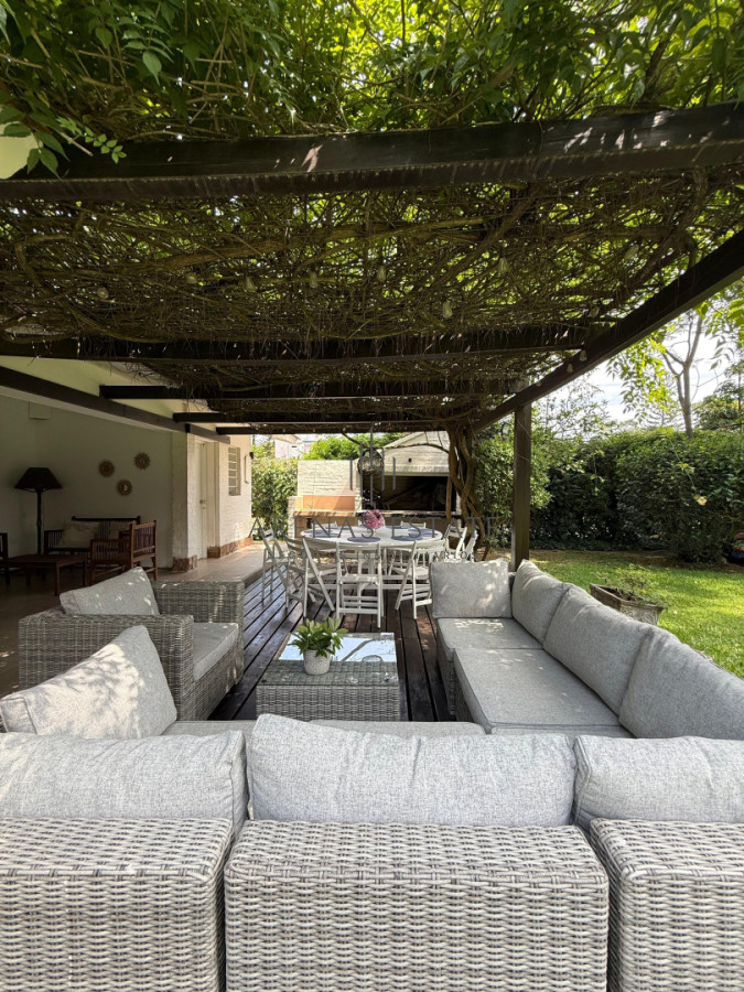 Casa ID.2416 - Casa en impecable estado, de 3 dormitorios en San Rafael Punta del Este 