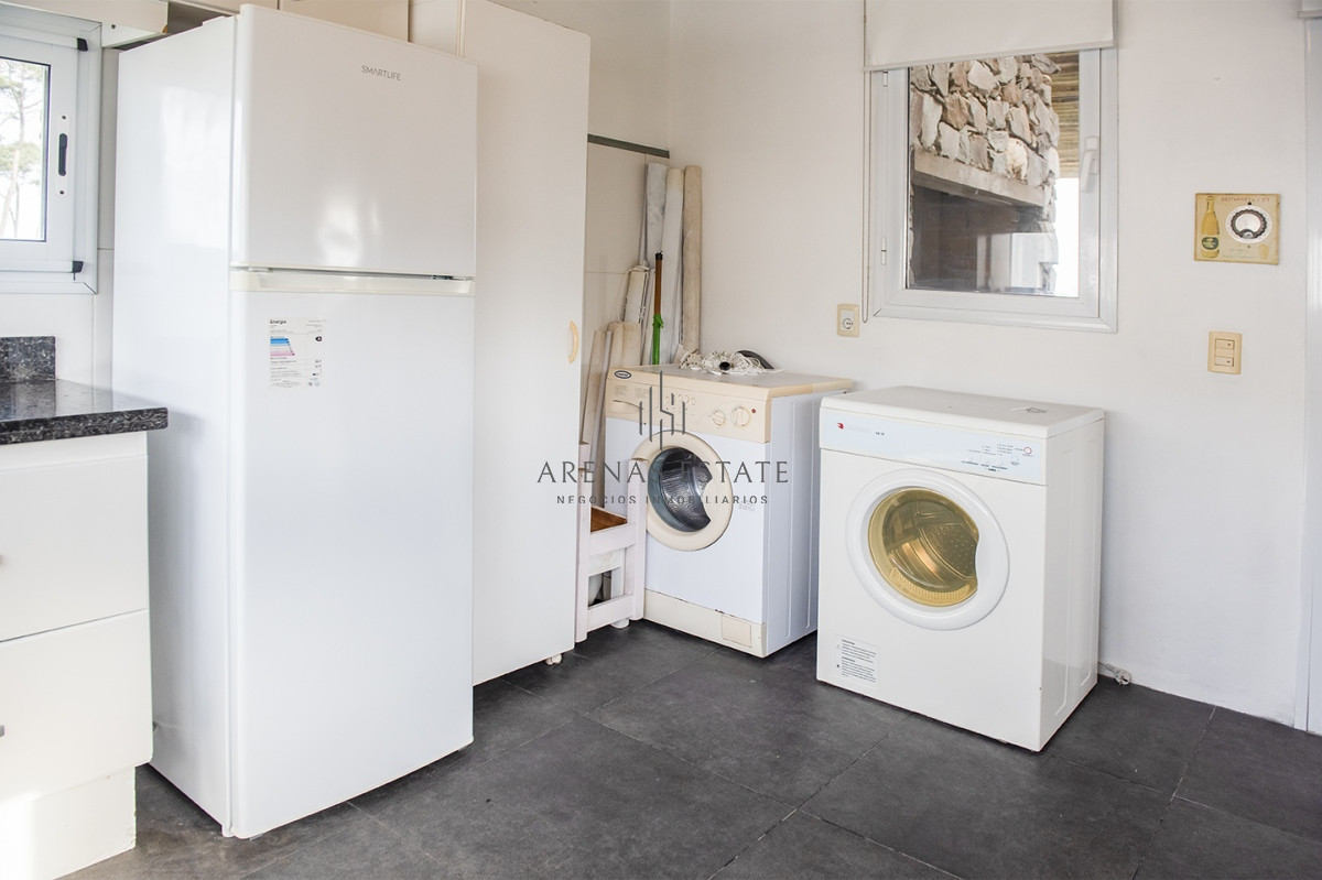 Casa ID.3304 - Casa en Venta de 4 dormitorios en Chihuahua , Punta del este 