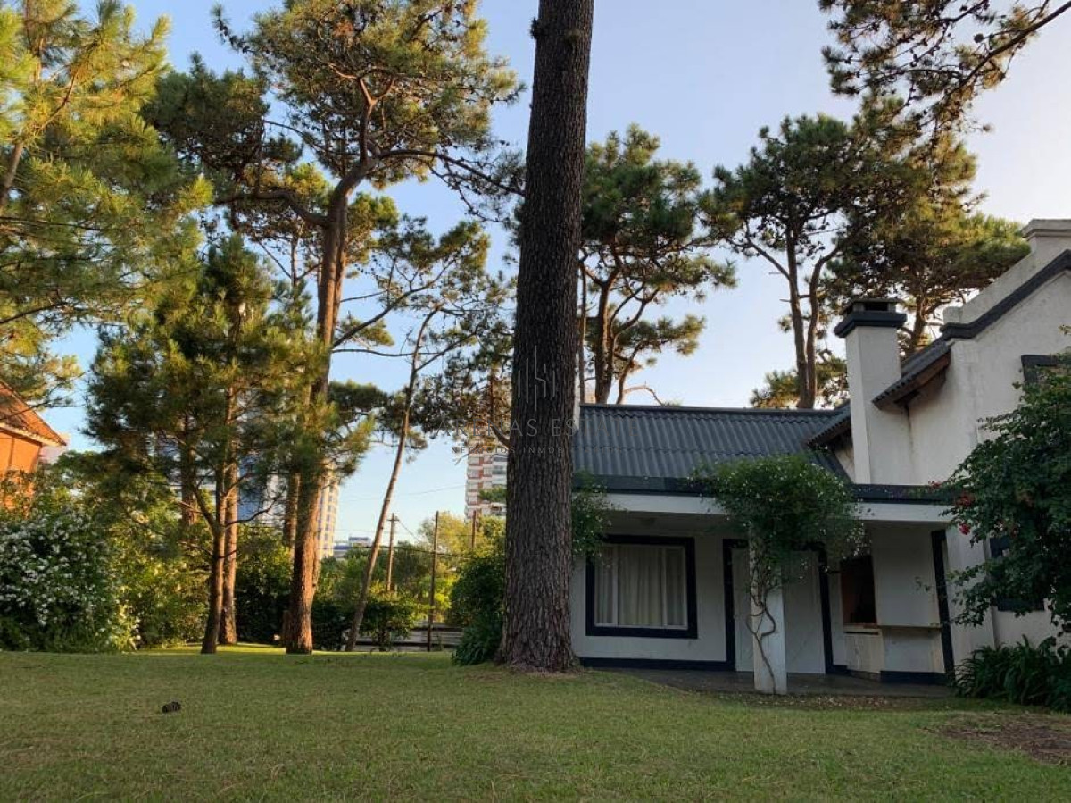 Casa ID.2839 - Casa en Venta de 3 dormitorios en Aidy Grill , Punta del este 