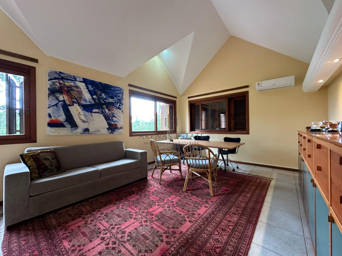 Casa ID.2387 - Propiedad exclusiva ubicada en Golf, Punta del este 