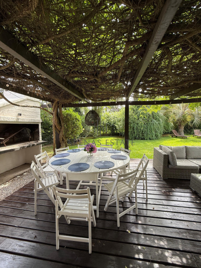 Casa ID.2416 - Casa en impecable estado, de 3 dormitorios en San Rafael Punta del Este 