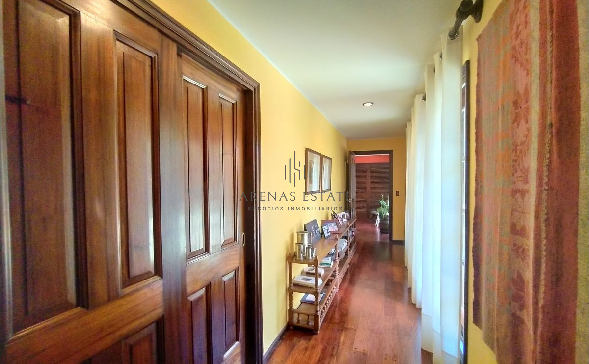 Casa ID.3955 - Hermosa mansión en Golf de 6 dormitorios , Punta del Este