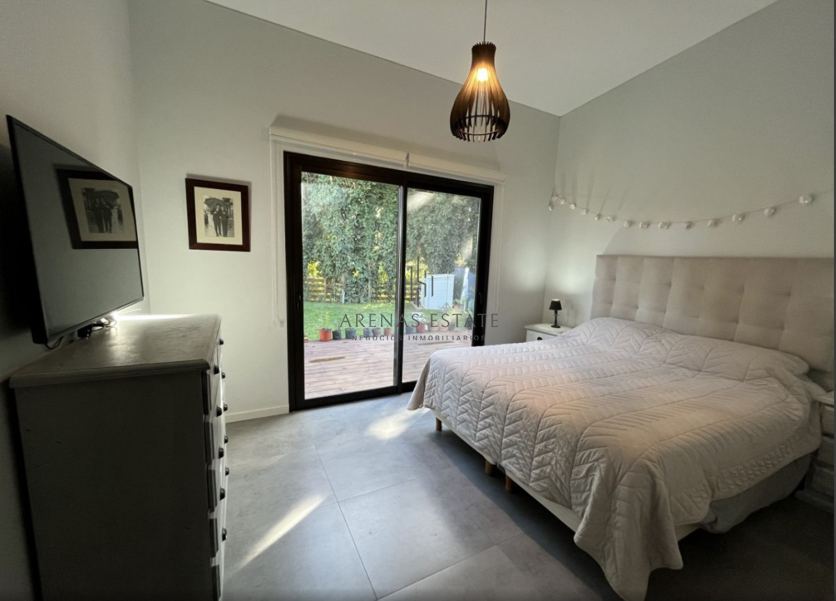 Casa ID.2909 - Vende casa en espectacular estado, Punta del Este 